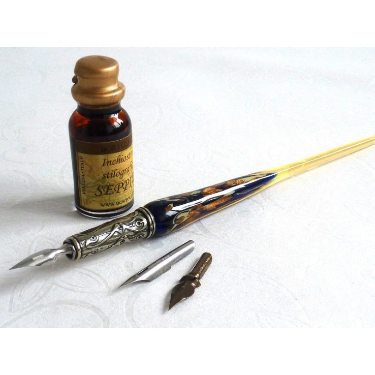 Calligrafia penna in vetro foglia d'oro e d'inchiostro