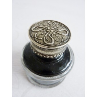 Round Calligraphy Inkwell 2
