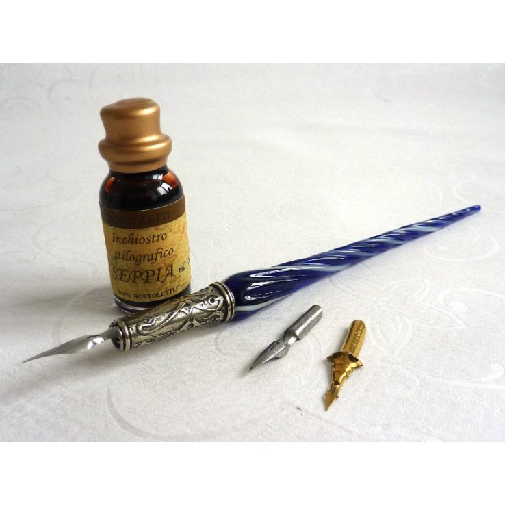 Calligrafia penna e inchiostro di vetro - vetro ritorto