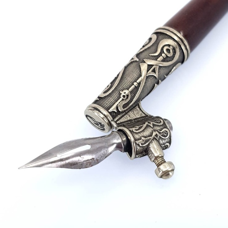 Oblique wooden and bronze pen set