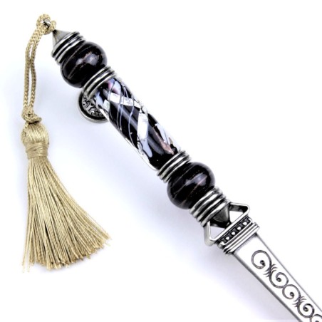 Suurennuslasi ja kirjeenavaaja - Bernini