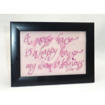 Sotkuinen huoneeni on haltioitunut