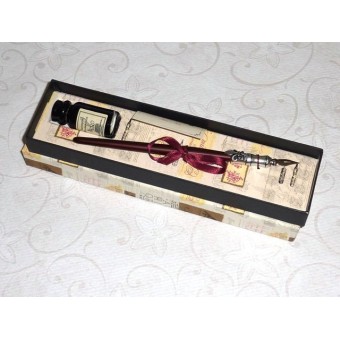 Puu ja tina kalligrafiakynä