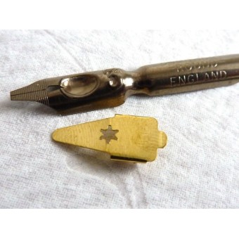 Plumillas y embalses caligrafía de la mano de la ronda